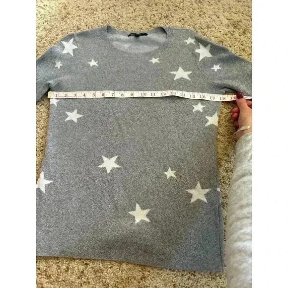 Banana Republic Factory Store Fitted Star Gray Sweater Women's Size S - Picture 6 of 7